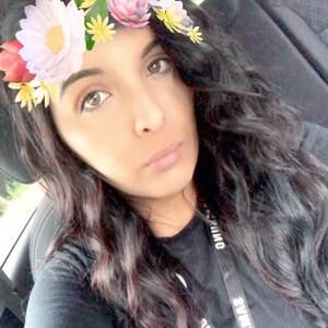 Meet your Posher, Adriana